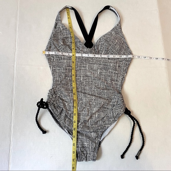 Lole one piece side tie cross back black and white patterned swimsuit- XS - Picture 13 of 16